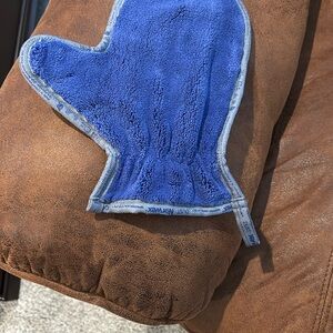 Blue Norwex Cleaning Mitt